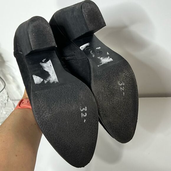 Coconuts by Matisse Black Suede Like Ankle Booties Moonlight Style - Picture 10 of 10